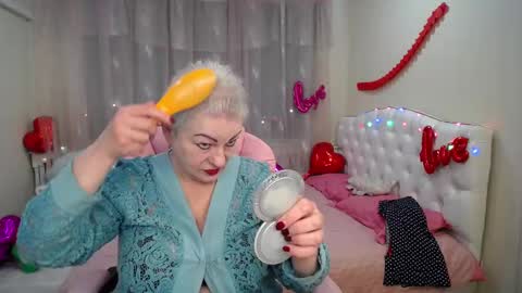 Snapshot of kaylesmoll chatting on February 11, 7:38 pm kaylesmoll online show from February 11, 7:38 pm