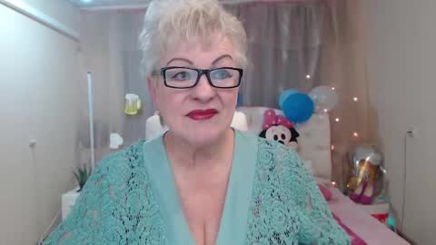 Snapshot of kaylesmoll chatting on September 25, 6:26 pm kaylesmoll online show from September 25, 6:26 pm