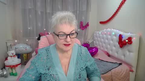 Snapshot of kaylesmoll chatting on March 11, 10:53 pm kaylesmoll online show from March 11, 10:53 pm