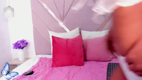 Snapshot of kaylin_jann chatting on September 23, 6:25 pm Kaylin Jann online show from September 23, 6:25 pm