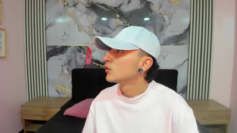 kayn_333 online show from June 2, 4:58 am