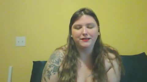 Snapshot of kaytiebird96 chatting on October 27, 3:34 pm Katie Bird online show from October 27, 3:34 pm