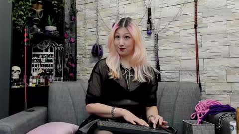 Snapshot of kaziaswart chatting on February 4, 3:00 am Miss Kazia online show from February 4, 3:00 am