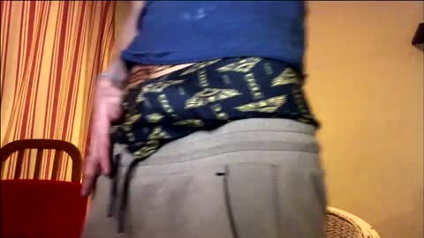 kdeine online show from December 2, 3:05 am