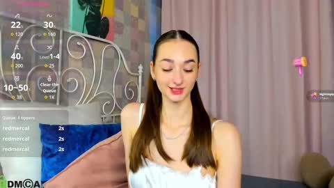 Snapshot of ke1ly_powell chatting on October 19, 10:20 am Kelly GMT 2 Su We Th Fr Sa 0300AM-09-00AM online show from October 19, 10:20 am