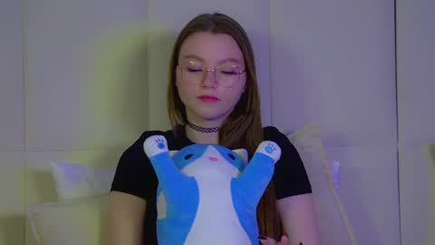 Keira online show from March 7, 3:19 am