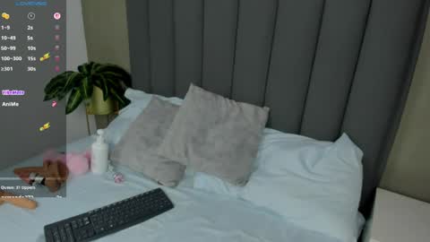 K E I T H Y online show from April 9, 6:19 am