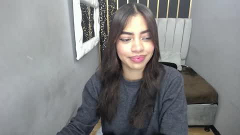  K E I Z Y  online show from December 13, 1:22 pm