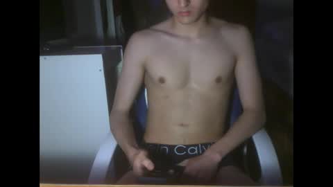 kell_yn16 online show from May 12, 9:24 pm