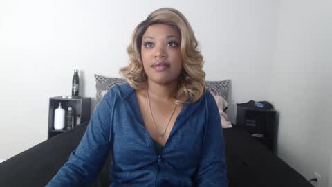 Kellie online show from February 16, 8:44 pm