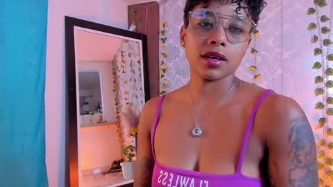 kelly__thomson online show from May 25, 10:49 pm