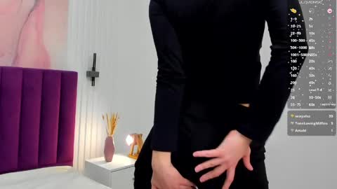 Kelly online show from May 17, 1:26 am