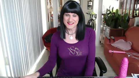 Snapshot of kellyannelynn chatting on January 25, 5:19 pm kellyanne Lynn but please call me fucktoy online show from January 25, 5:19 pm