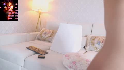 vanessa online show from April 11, 9:46 am