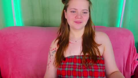 Kellyfiery online show from April 1, 1:41 pm