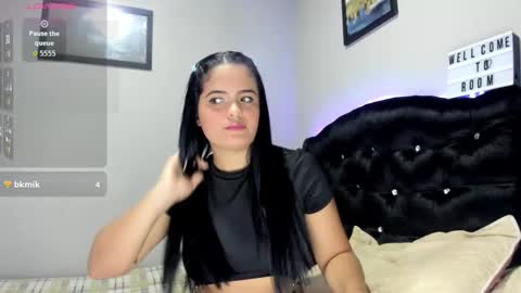 kellyMillian  online show from September 18, 6:56 pm