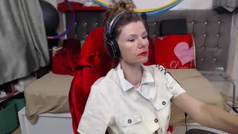 Snapshot of kellynumber chatting on October 10, 6:25 pm kelly online show from October 10, 6:25 pm