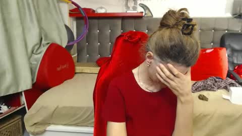 kelly online show from November 3, 3:40 am