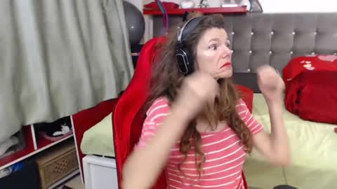 Snapshot of kellynumber chatting on October 19, 12:26 am kelly online show from October 19, 12:26 am