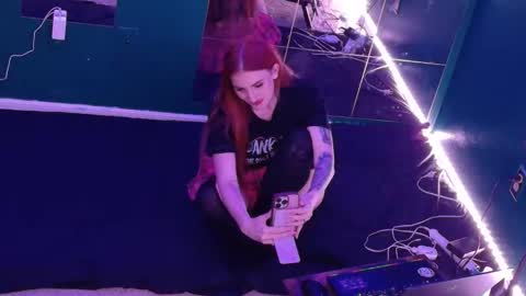 Kelly Payne online show from April 1, 11:45 pm