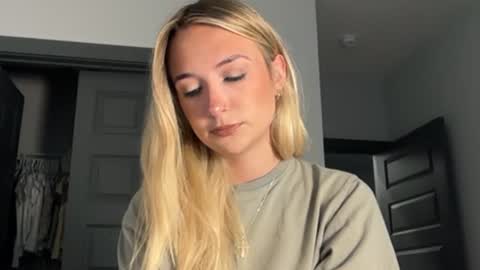 Kelsey Blu online show from July 24, 12:30 am