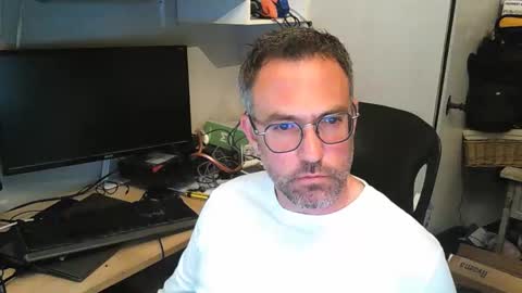 kelvin06133 online show from April 12, 9:19 pm