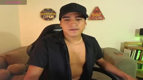 ken_blaker online show from June 1, 11:17 pm