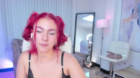 Kendall Jenner online show from February 12, 7:02 am