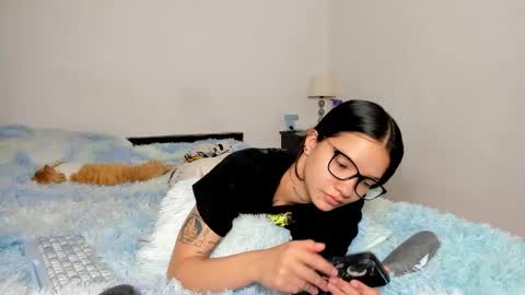 Snapshot of kendalgrey01 chatting on October 8, 4:02 pm Kendal online show from October 8, 4:02 pm