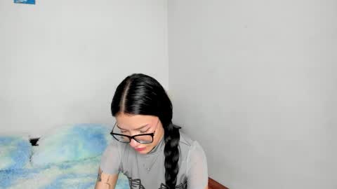 Snapshot of kendalgrey01 chatting on October 2, 3:55 pm Kendal online show from October 2, 3:55 pm