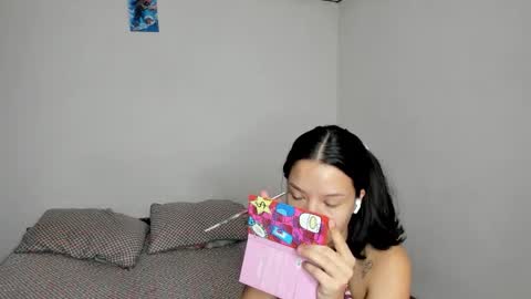 Snapshot of kendalgrey01 chatting on September 15, 3:35 pm Kendal online show from September 15, 3:35 pm