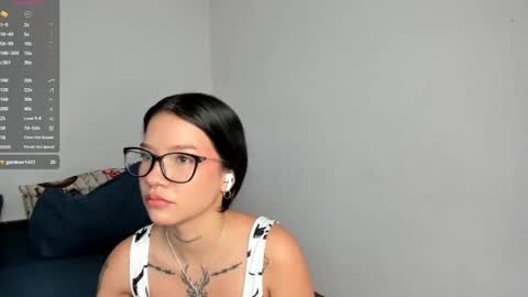 Snapshot of kendalgrey01 chatting on February 26, 3:43 pm Kendal online show from February 26, 3:43 pm