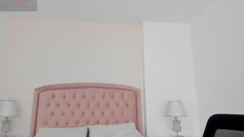 Kendall online show from November 23, 6:33 am