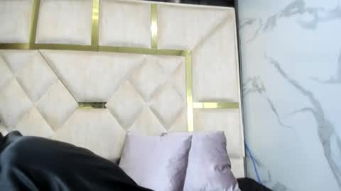 Kendall online show from January 16, 3:21 pm