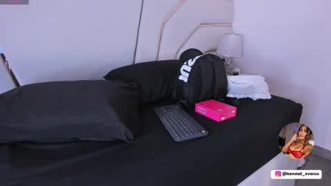 kendall_evanss_ online show from January 12, 4:19 am