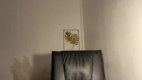 kendall_sue online show from October 8, 5:02 am