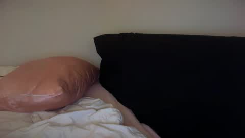 kendallmonroee online show from January 14, 11:46 pm