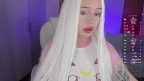 Kendall  online show from October 11, 9:18 pm