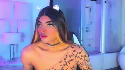 Kendra Bailey online show from January 17, 8:17 pm