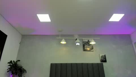 Kendra London online show from January 15, 11:30 am