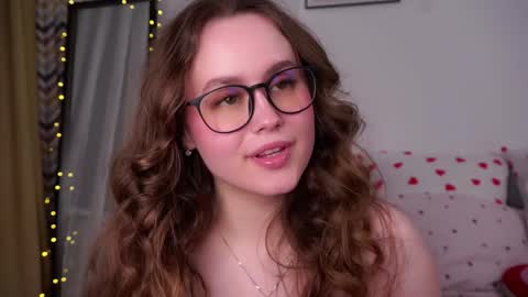 Kira online show from April 8, 10:35 pm