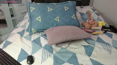 kenia_browm online show from June 17, 11:59 am