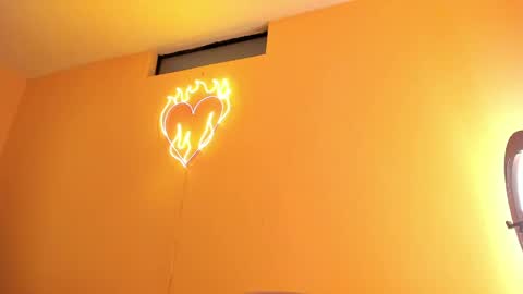 Kenia online show from April 22, 6:37 pm