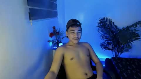 kenthebigcockxx online show from October 2, 2:21 am