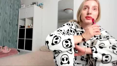 Kenzie online show from January 26, 5:02 am