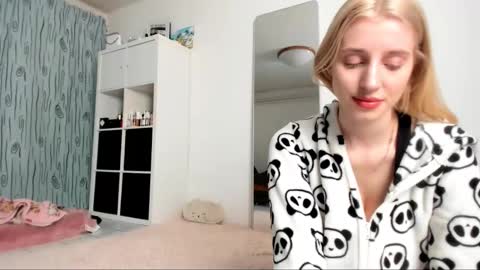 Kenzie online show from January 25, 4:45 am