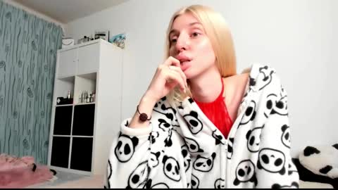 Kenzie online show from February 27, 5:07 am