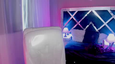 Snapshot of kenziesharik chatting on February 27, 9:04 pm Kenzie online show from February 27, 9:04 pm