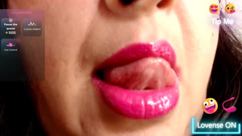 Snapshot of kerly_doll chatting on February 4, 1:27 pm K E R L Y online show from February 4, 1:27 pm