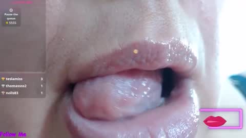 Snapshot of kerly_doll chatting on October 17, 3:16 pm K E R L Y online show from October 17, 3:16 pm